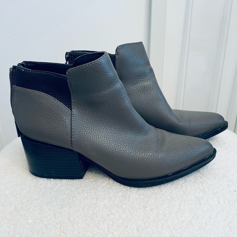 Vera Wang Gray and Black Bootie